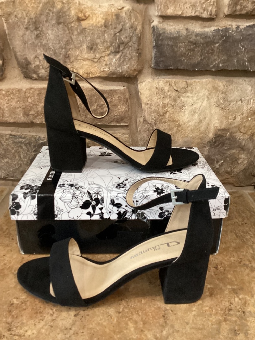 CL By Laundry Jessie Womens 8 Black Suede Block Heel Strap Shoes New In Box